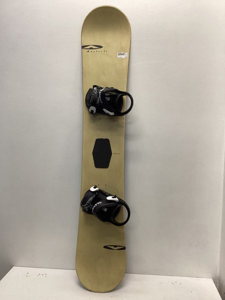 Used Airwalk Master 157 Cm Men’s Snowboard with med/large Bindings