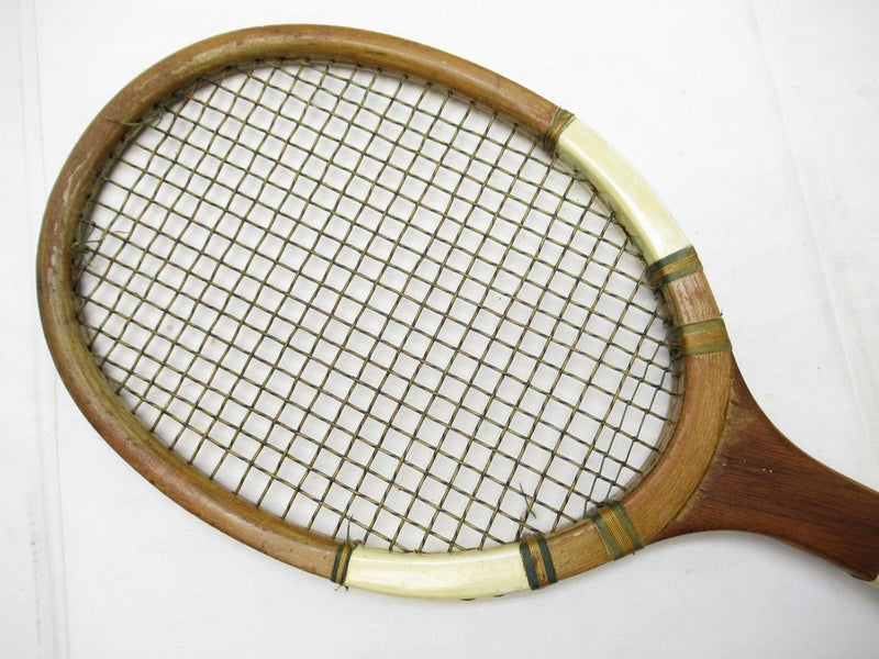 VINTAGE A.G. SPALDING "THE KRO-BAT" WOODEN TENNIS RACQUET. ANTIQUE / DISPLAY