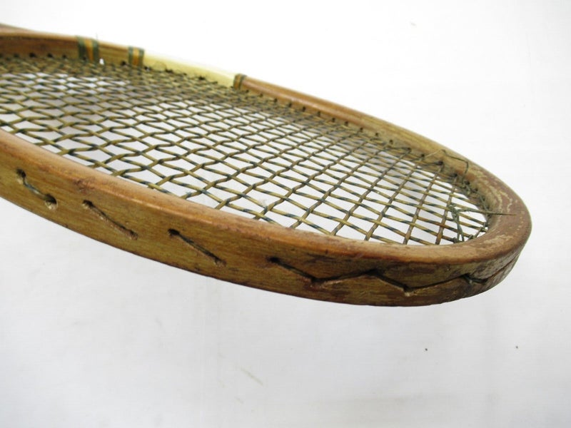 VINTAGE A.G. SPALDING "THE KRO-BAT" WOODEN TENNIS RACQUET. ANTIQUE / DISPLAY
