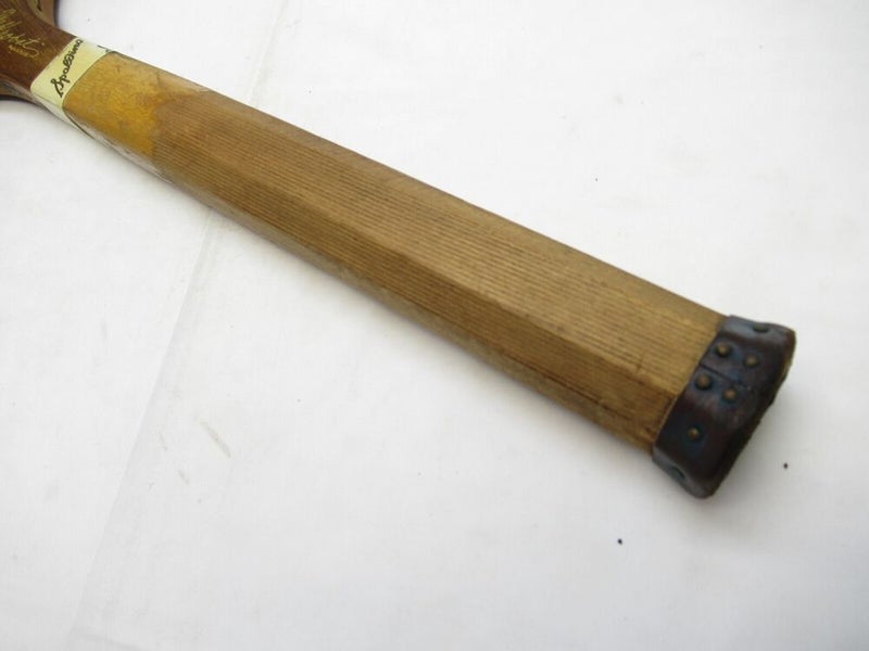 VINTAGE A.G. SPALDING "THE KRO-BAT" WOODEN TENNIS RACQUET. ANTIQUE / DISPLAY