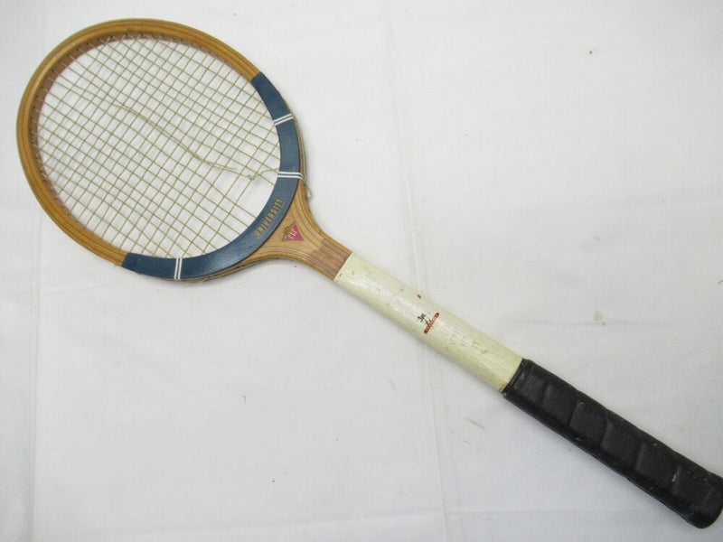 VINTAGE CORTLAND "UNIVERSITY" WOOD TENNIS RACQUET. ANTIQUE / DISPLAY