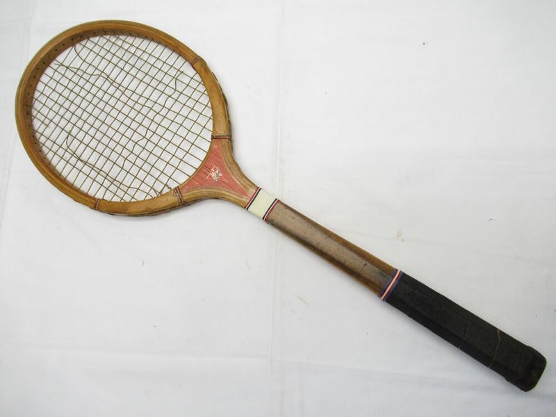VINTAGE CORTLAND "COLLEGIAN" WOOD TENNIS RACQUET. ANTIQUE / DISPLAY