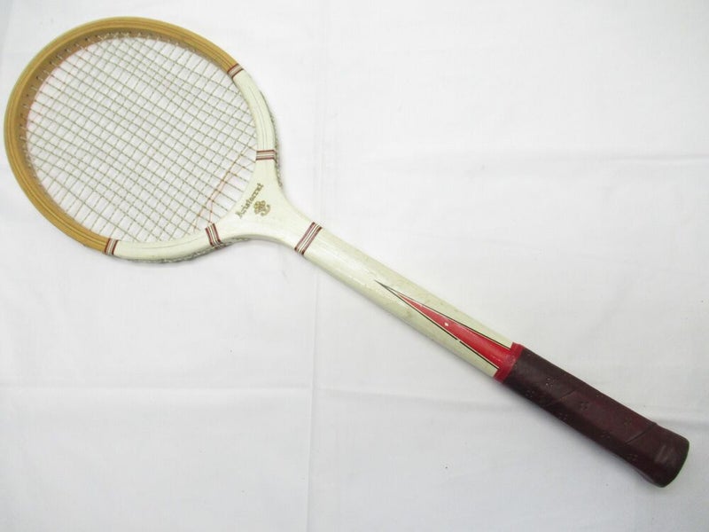 VINTAGE N.J. MAGNAN CORP. "ARISTOCRAT" WOODEN TENNIS RACQUET. ANTIQUE / DISPLAY