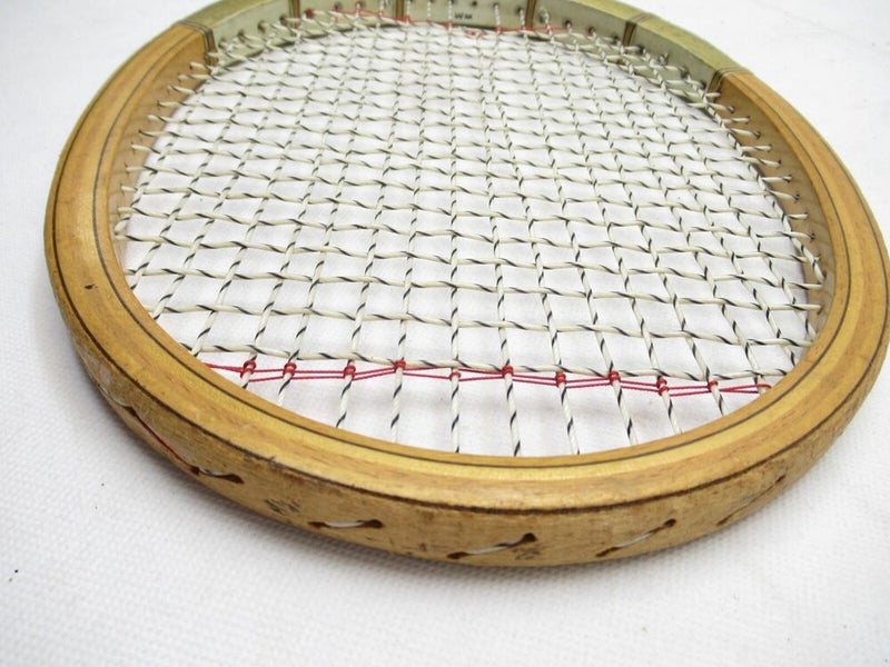 VTG SPALDING "PANCHO GONZALES PRIZE CUP" WOOD TENNIS RACQUET. ANTIQUE / DISPLAY