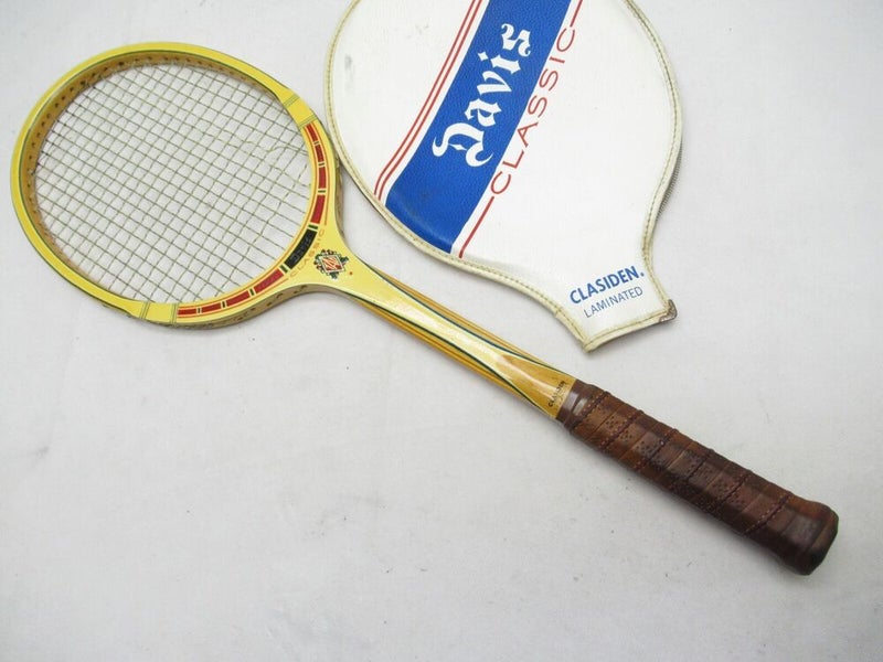 VINTAGE VICTOR/TAD DAVIS "CLASSIC" WOODEN TENNIS RACQUET. ANTIQUE / DISPLAY