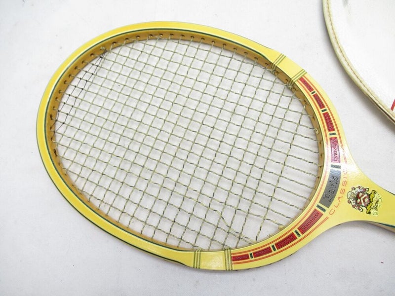 VINTAGE VICTOR/TAD DAVIS "CLASSIC" WOODEN TENNIS RACQUET. ANTIQUE / DISPLAY