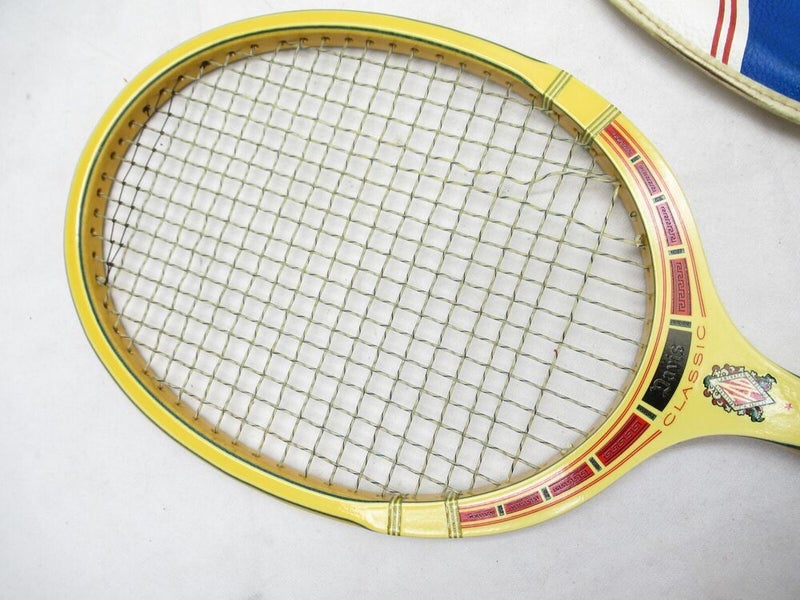VINTAGE VICTOR/TAD DAVIS "CLASSIC" WOODEN TENNIS RACQUET. ANTIQUE / DISPLAY