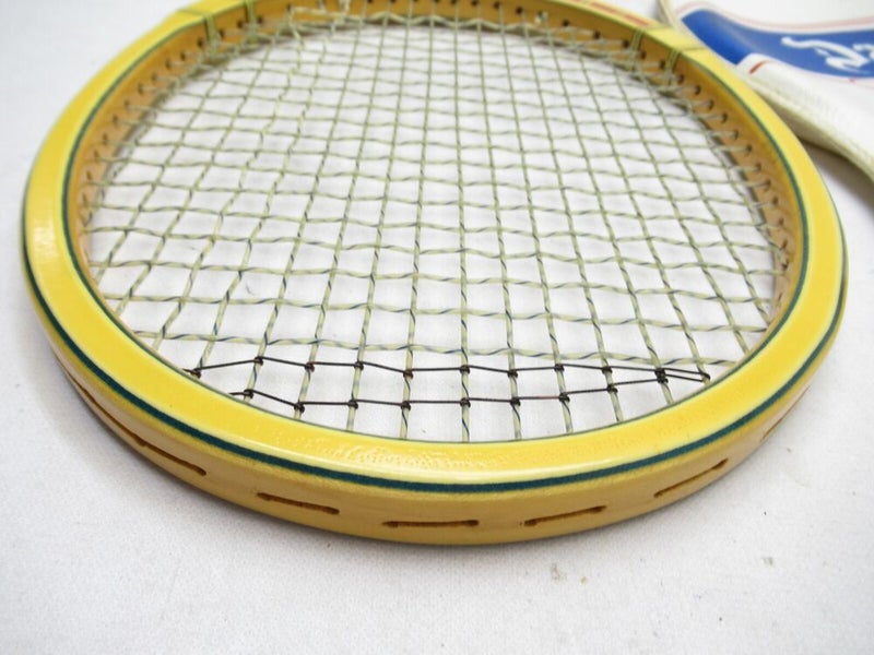 VINTAGE VICTOR/TAD DAVIS "CLASSIC" WOODEN TENNIS RACQUET. ANTIQUE / DISPLAY