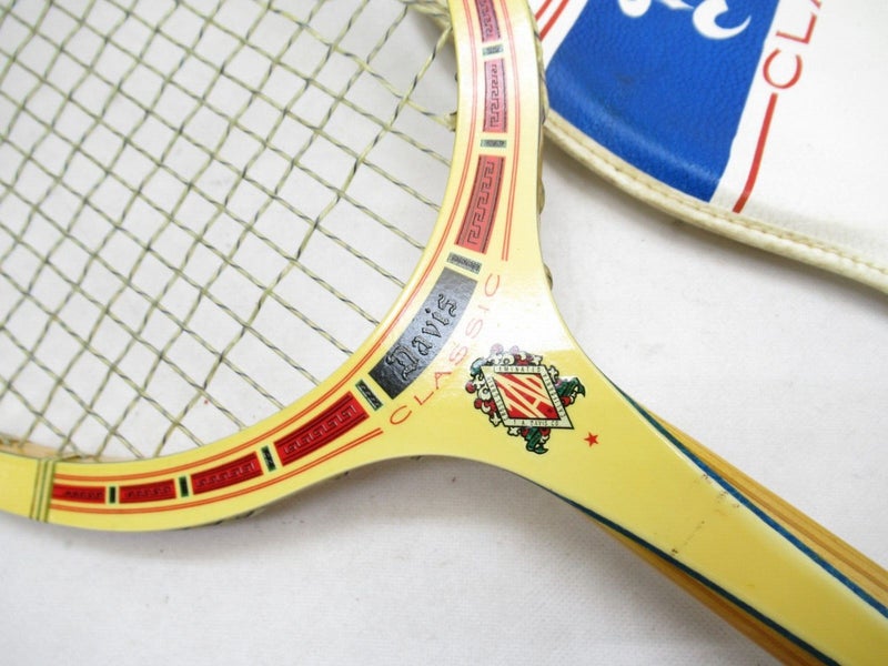 VINTAGE VICTOR/TAD DAVIS "CLASSIC" WOODEN TENNIS RACQUET. ANTIQUE / DISPLAY