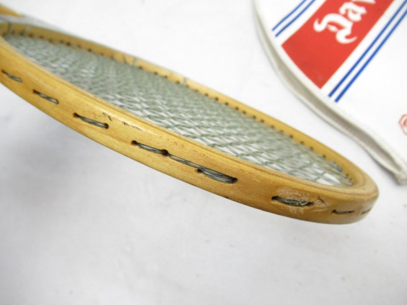 VINTAGE VICTOR/TAD DAVIS "PROFESSIONAL" WOODEN TENNIS RACQUET. ANTIQUE / DISPLAY