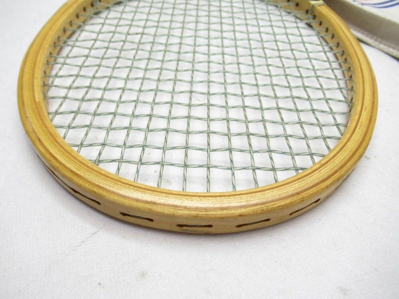 VINTAGE VICTOR/TAD DAVIS "PROFESSIONAL" WOODEN TENNIS RACQUET. ANTIQUE / DISPLAY