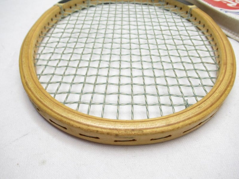 VINTAGE VICTOR/TAD DAVIS "PROFESSIONAL" WOODEN TENNIS RACQUET. ANTIQUE / DISPLAY