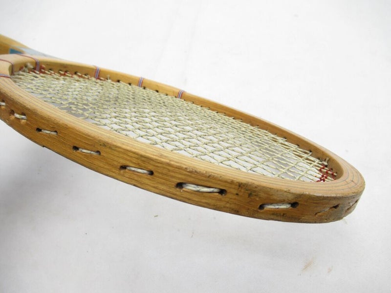 VTG HARRY C. LEE CO. "STROKE MASTER" WOODEN TENNIS RACQUET. ANTIQUE / DISPLAY