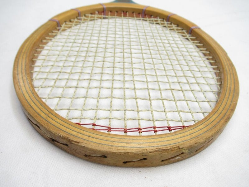 VTG HARRY C. LEE CO. "STROKE MASTER" WOODEN TENNIS RACQUET. ANTIQUE / DISPLAY