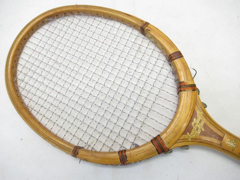 VINTAGE HARRY C. LEE CO. "DREADNOUGHT DRIVER" TENNIS RACQUET. ANTIQUE / DISPLAY