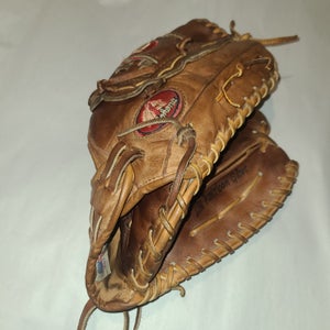 Right Hand Throw Nokona Buckaroo 175k Baseball Glove 12" (Used)