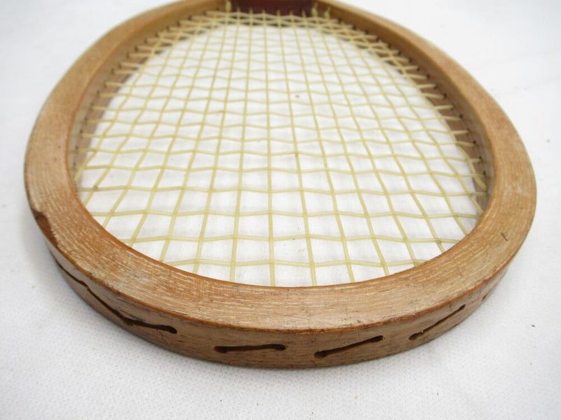 VINTAGE A.G. SPALDING & BROS. "GENEVA" WOODEN TENNIS RACQUET. ANTIQUE / DISPLAY