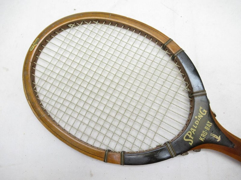 VINTAGE SPALDING "KRO-BAT" WOODEN TENNIS RACQUET. ANTIQUE / DISPLAY