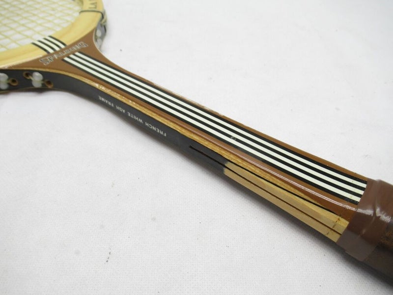 VINTAGE SPALDING "LA VITESSE" WOODEN TENNIS RACQUET. ANTIQUE / DISPLAY