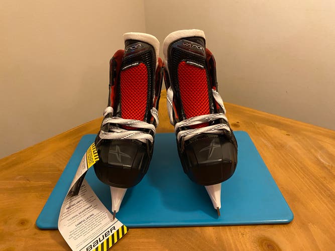 2017 Bauer Regular Width Size 4 (New) Vapor 1X Hockey Goalie Skates