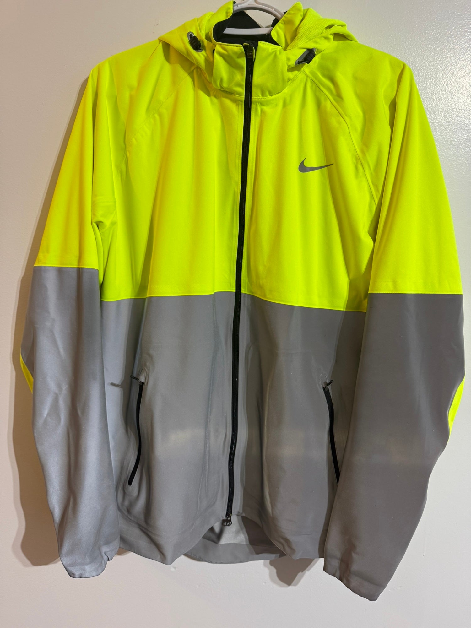 【激レア】NIKE SHIELD FLASH MAX JACKET MENS Nike Shield Flash Max Jacket Review | Gearist