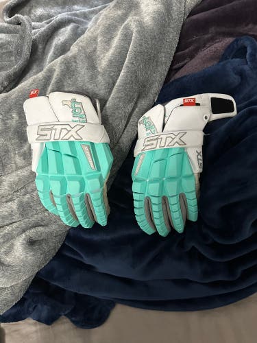 STX Large (Used) Surgeon RZR Lacrosse Gloves