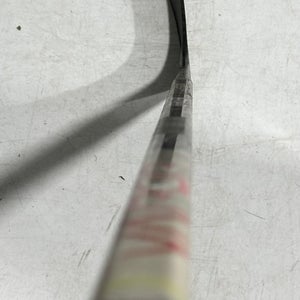 Senior Bauer Right Handed P28 Pro Stock (Used) Vapor Hyperlite Hockey Stick