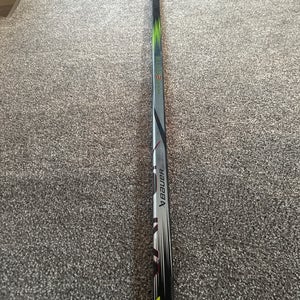 Senior Bauer Right Handed P92M (New) Vapor Hyperlite 2 Hockey Stick