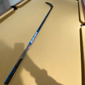 (ADV) Senior Bauer Right Handed P92 Pro Stock (Used) Vapor ADV Hockey Stick
