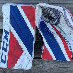 CCM Extreme Flex E5.9 Matching Blocker & Glove set