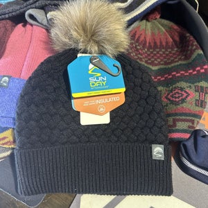 Sunday Afternoons Snow Drop Beanie Black Brown Insulated Merino Wool Blend New