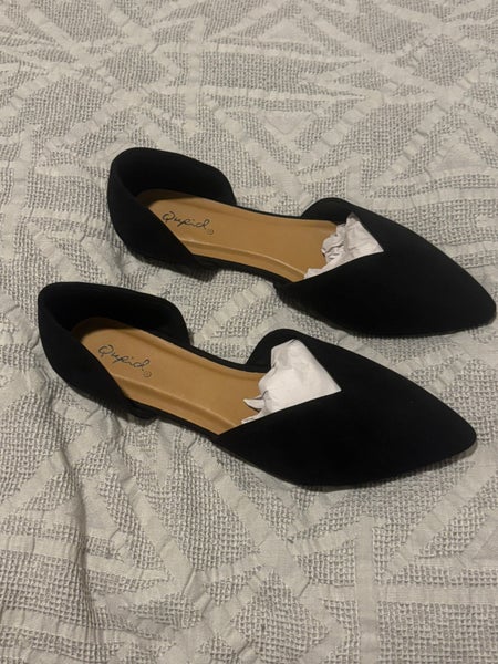 Qupid Zoom 28 Women’s Flat Shoes Size 8.5 Black Suede Brand New