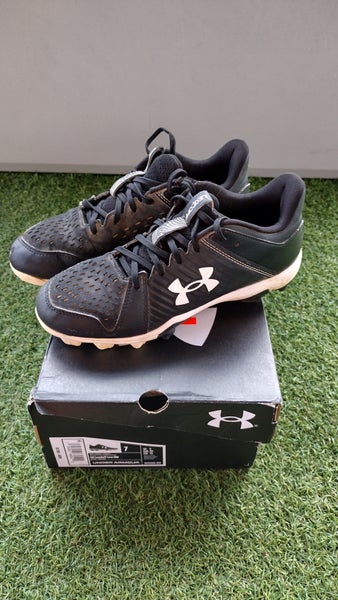 Black Men's Size M 7.0 (W 8.0) Youth Under Armour Low Top Molded Cleats (Used)