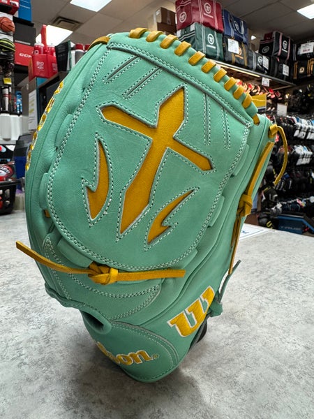 Right Hand Throw 12" (New) A2000 B23 Baseball Glove