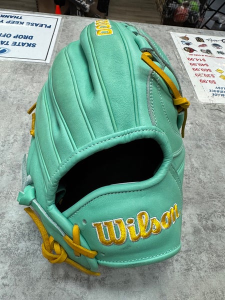 Right Hand Throw 12" (New) A2000 B23 Baseball Glove