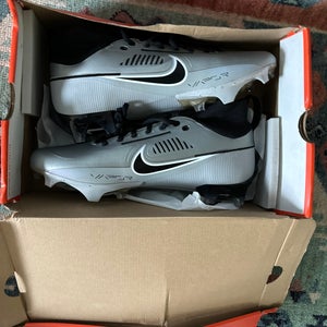Silver Unisex Adult Nike Molded Cleats (New) Vapor edge pro 360 Cleats