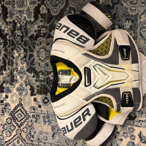 Small Bauer  (Used) Supreme S170 Shoulder Pads