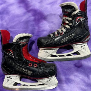 Junior Bauer Vapor X500 Hockey Skates Regular Width Size 1.5 (Used)