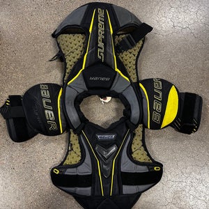 Large Junior Bauer Supreme Ignite Pro + Shoulder Pads (Used)
