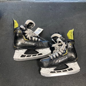 Youth Bauer Supreme 2S Hockey Skates Regular Width 12 (Used)