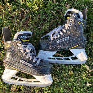Used Junior Bauer Supreme M1 Hockey Skates | Size 1