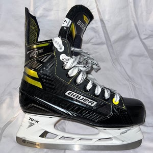 Bauer Regular Width   Size 4.5 (Used) Supreme Elite Hockey Skates