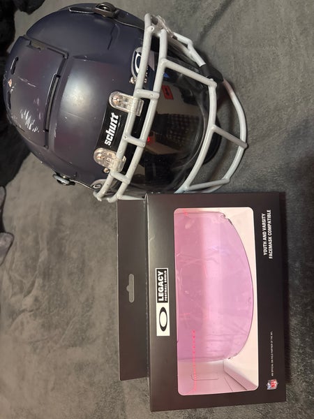 Large Schutt F7 2.0 Helmet (2 oakley visors are included/chin strap never worn)