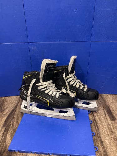 CCM Super Tacks 9370 Regular Width  Size 4.5 (Used)