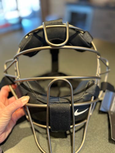 Nike Titanium Catcher’s mask