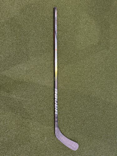 Junior Bauer Vapor Hyperlite 2 Left Hand Hockey Stick P92 (Used)