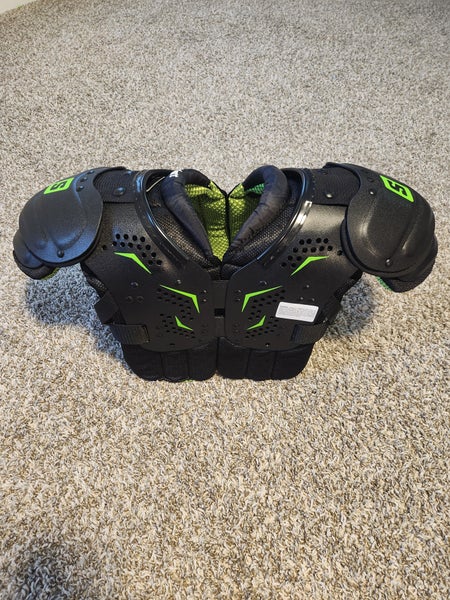Medium Youth Schutt Y Flex Shoulder Pads (New)
