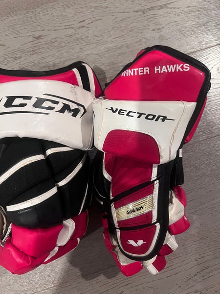 CCM 15" (Used) Vector Pro Gloves Portland Winter Hawks