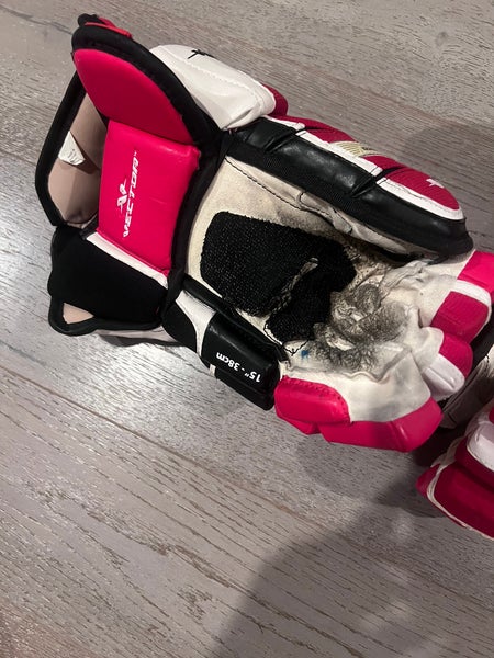 CCM 15" (Used) Vector Pro Gloves Portland Winter Hawks