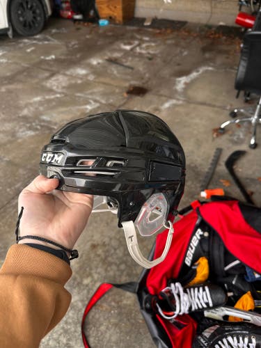 Medium CCM (Used) Tacks 910 Helmet